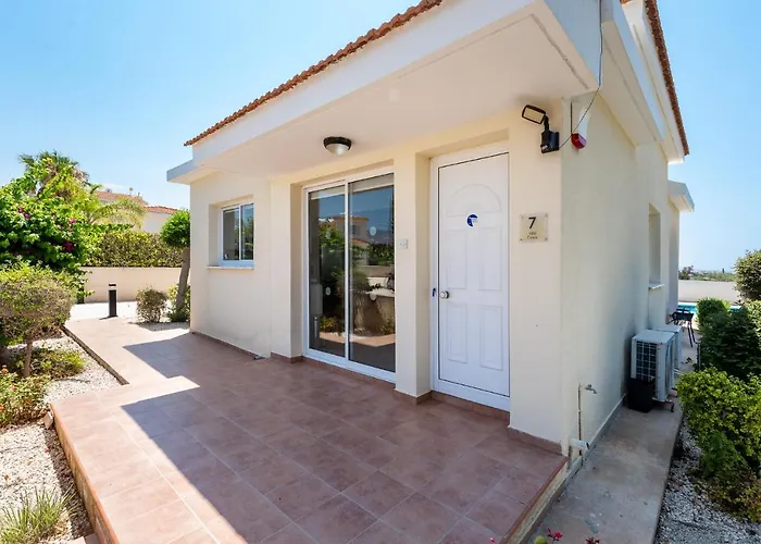 Cassia By Ezoria Vila *